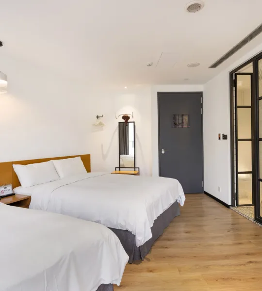 Standard Quadruple Room3