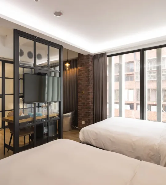 Deluxe Quad Room4