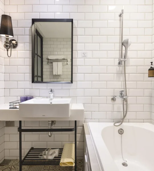 Deluxe Double Room with Bathtub1